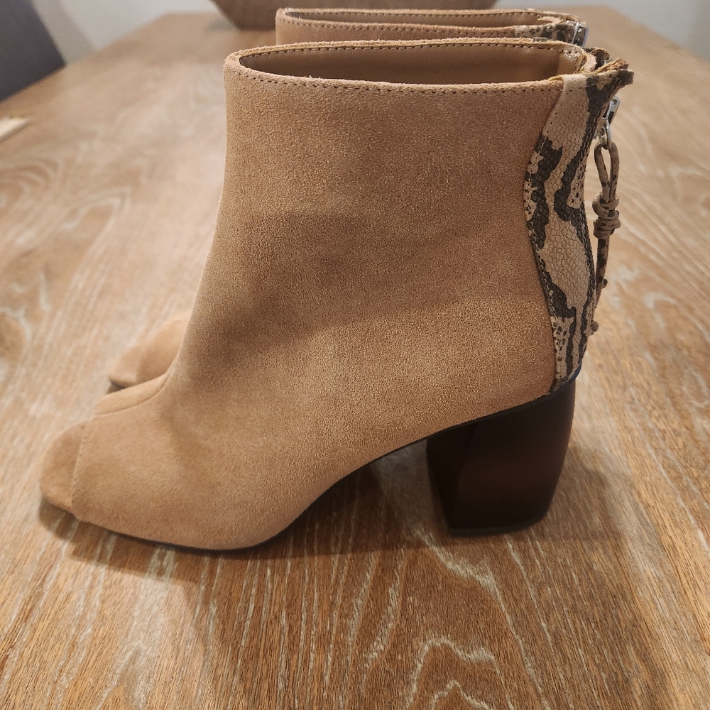 SANCTUARY "Romp" Tan Suede Peep Toe Ankle‎ Booties Block Heels Women's Size 8.5